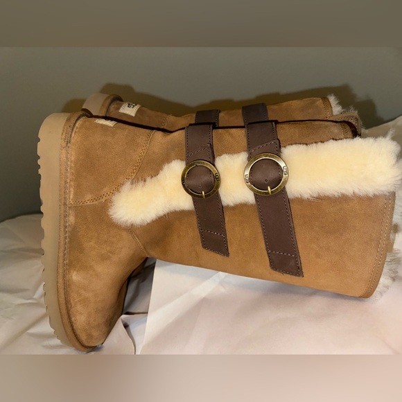UGG Aletheia Tall Boots in Chestnut, Size 8 (Like New!) - Picture 8 of 9